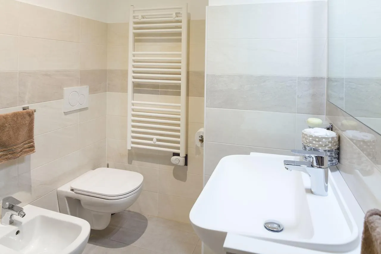 Colibri Apartments Diano Marina