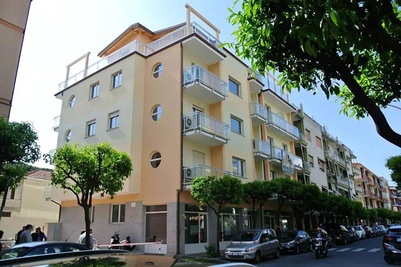Colibri Apartments Diano Marina