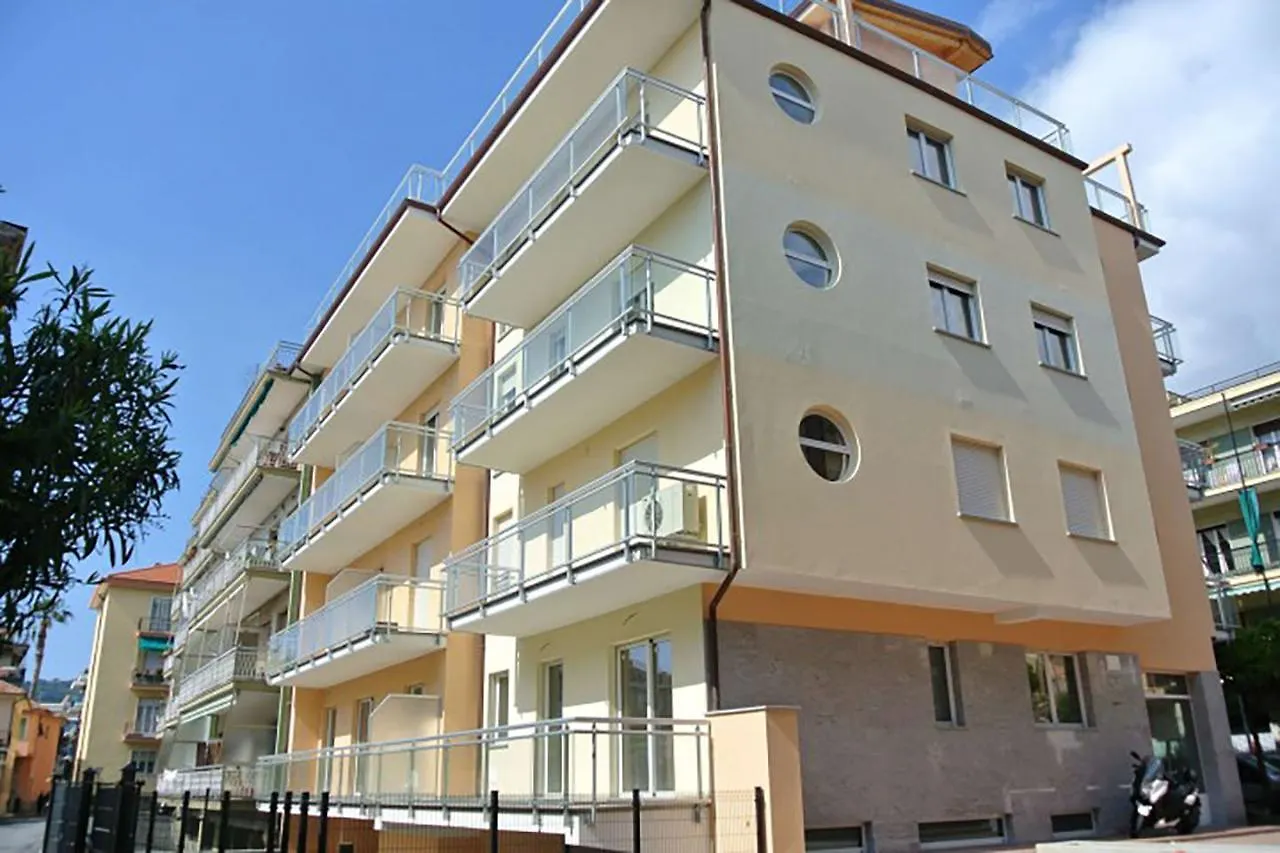 Colibri Apartments Diano Marina