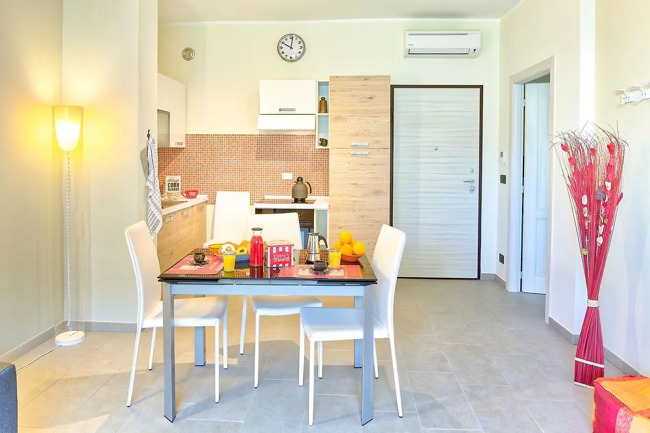 Colibri Apartments Diano Marina 0*,